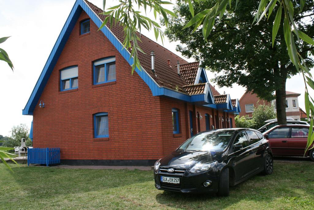 Zur-Alten-Schmiede-I-Links Boltenhagen  Buitenkant foto