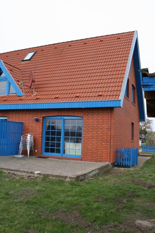 Zur-Alten-Schmiede-I-Links Boltenhagen  Buitenkant foto